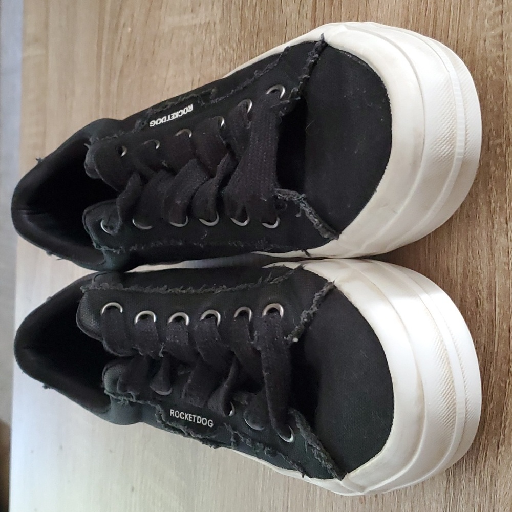 Rocket Dog low top skater shoes. Women's 6.5. - Picture 10 of 10